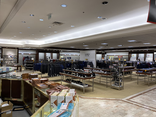 Department Store «Lord & Taylor», reviews and photos, 5065 Main St, Trumbull, CT 06611, USA