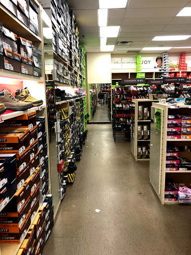 Shoe Store «Famous Footwear», reviews and photos, 40-24 College Point Blvd, Flushing, NY 11354, USA