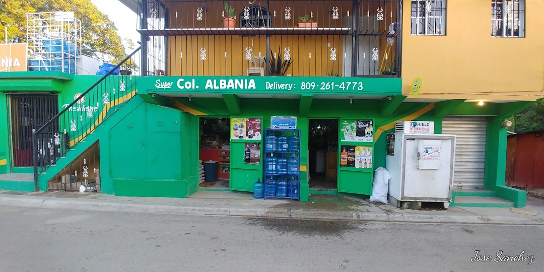 Colmado Albania