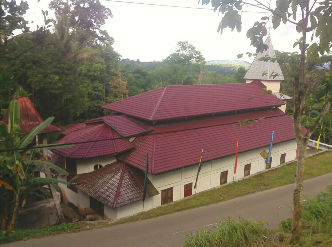 Gambar Gereja Bnkp Jemaat Lolowua