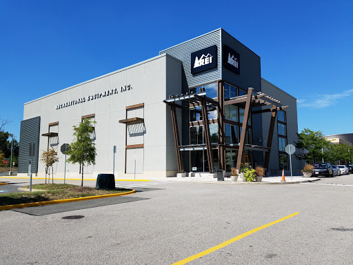 REI, 15200 Potomac Town Pl #140, Woodbridge, VA 22191, USA, 