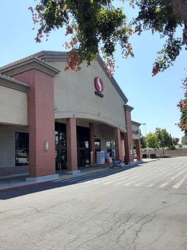 Safeway image