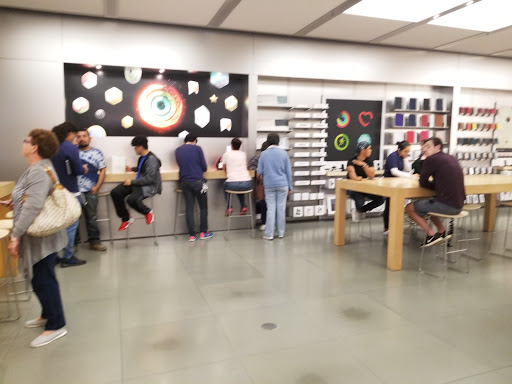 Computer Store «Apple Willowbrook Mall», reviews and photos, 2000 Willowbrook Dr, Houston, TX 77064, USA