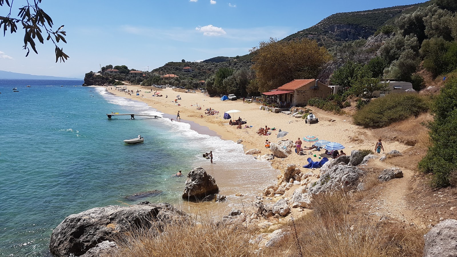 Zdjęcie Mikro Beach z powierzchnią beżowy piasek