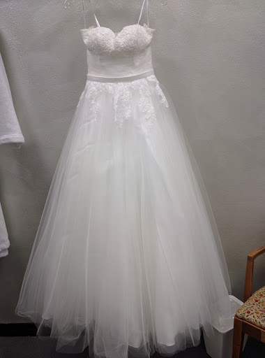 Bridal Shop «Brides & Belles of Tyler», reviews and photos, 107 E 7th St, Tyler, TX 75701, USA