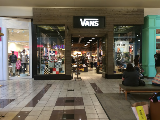 Shoe Store «Vans», reviews and photos, 3000 184th St SW #350, Lynnwood, WA 98037, USA