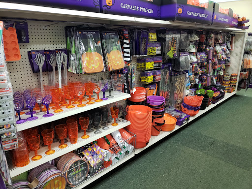 Dollar Store «Dollar Tree», reviews and photos, 5435 N Harlem Ave, Chicago, IL 60656, USA