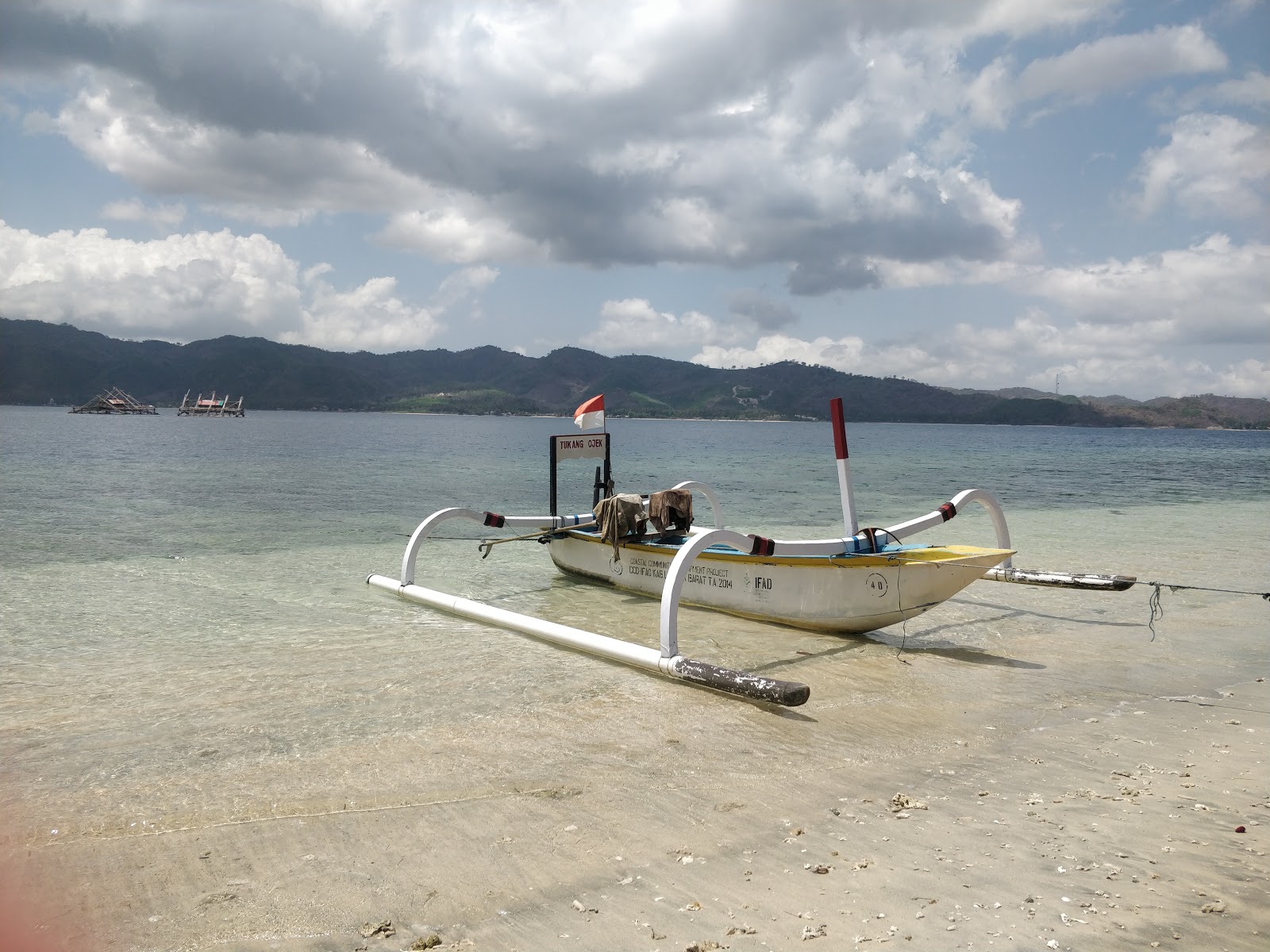 Zdjęcie Gili Tangkong Beach położony w naturalnym obszarze