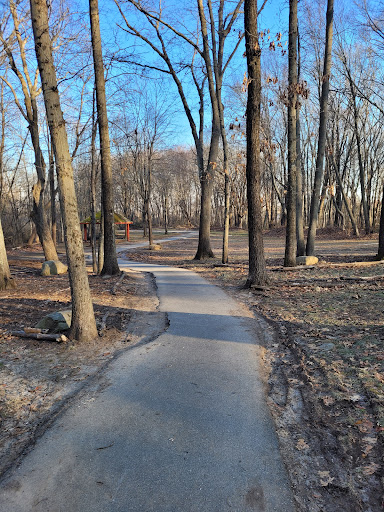 Memorial Park «Captain Stephen Olney Memorial Park», reviews and photos, Smithfield Rd, North Providence, RI 02904, USA