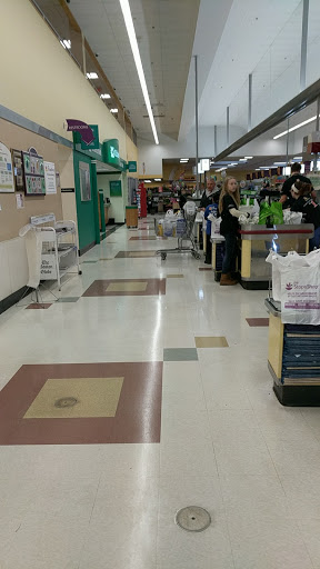 Grocery Store «Stop & Shop», reviews and photos, 6 Thatcher Rd, Gloucester, MA 01930, USA