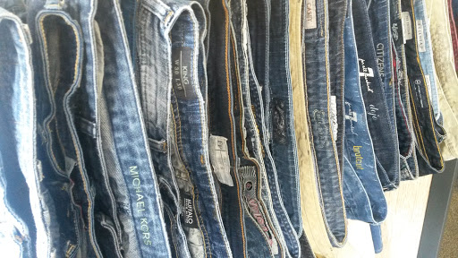 Used Clothing Store «Trending Threads LLC», reviews and photos, 711 E State St, Trenton, OH 45067, USA