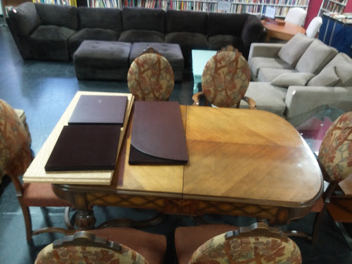 Thrift Store «Out of the Closet Oakland», reviews and photos, 238 E 18th St, Oakland, CA 94606, USA