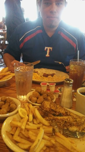 American Restaurant «Cracker Barrel Old Country Store», reviews and photos, 5304 N Galloway Ave, Mesquite, TX 75150, USA