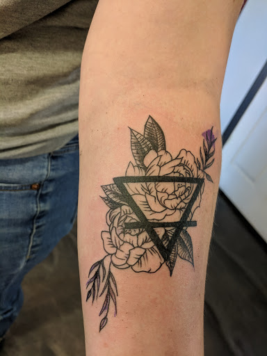 Explore tattoo ideas of lions, creative tattoo ideas in Sioux City, available at Addictive Tattoo-Piercing