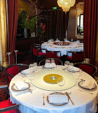 Atmosphère du Restaurant cantonais Chez Ly - Champs-Elysées à Paris - n°14