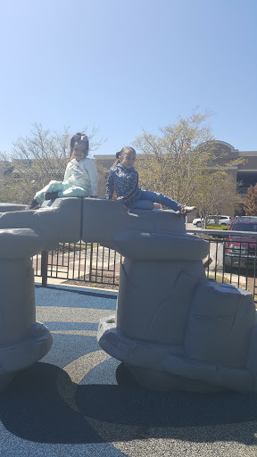 Shopping Mall «Midtown Village», reviews and photos, 1800 McFarland Blvd E, Tuscaloosa, AL 35404, USA