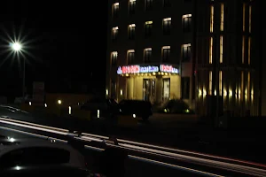 Big ben Hotel suites image