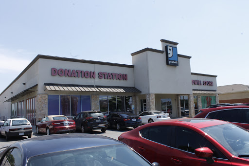 Goodwill Store and Donation Station, 10647 Culebra Rd, San Antonio, TX 78251, USA, 