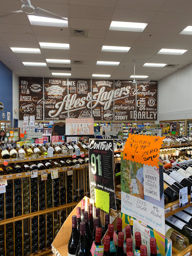 Liquor Store «Route 106 Wines & Spirits», reviews and photos, 377 Chauncy St, Mansfield, MA 02048, USA