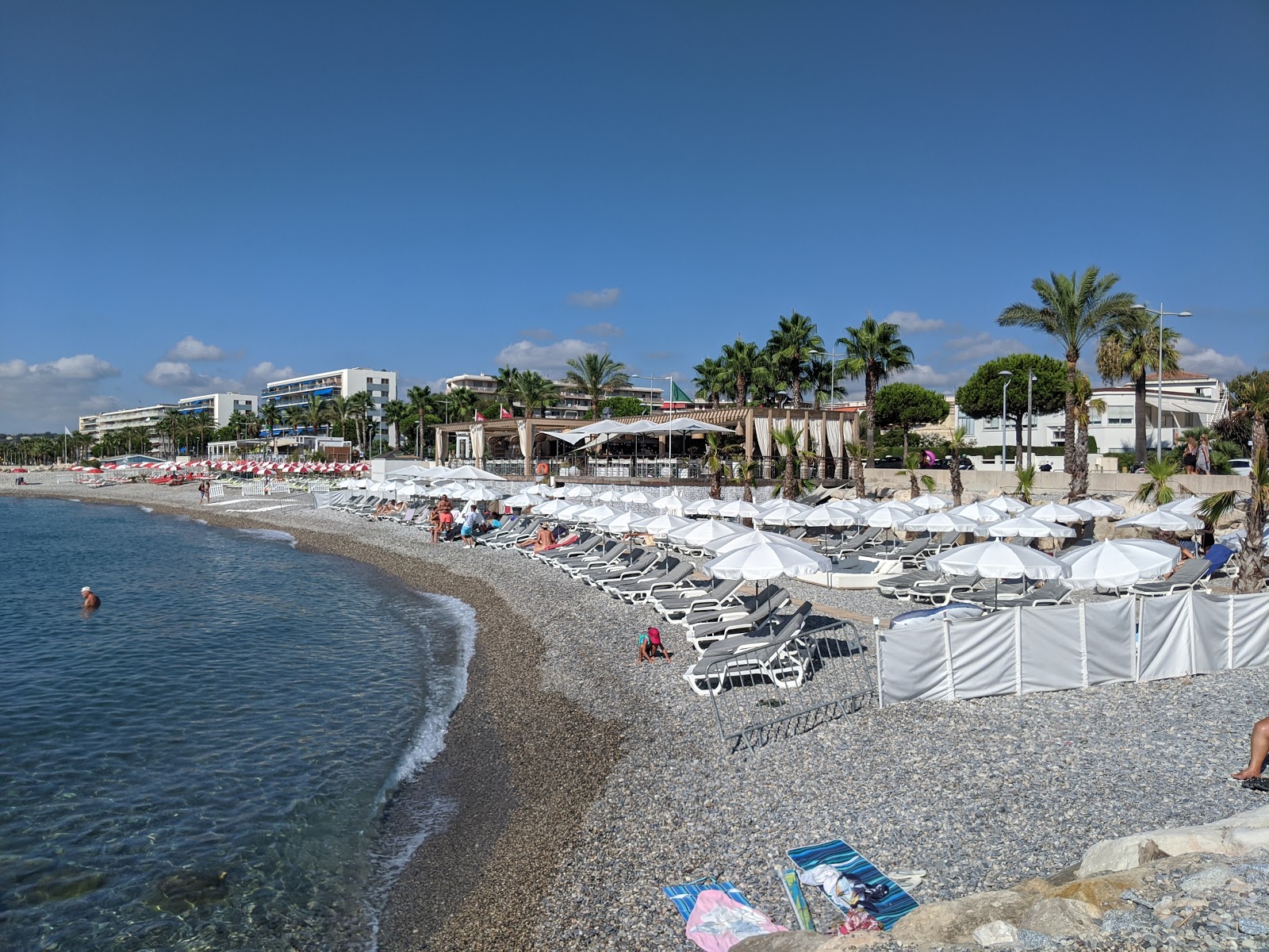 Foto de Plage de la Serre II com pebble leve superfície