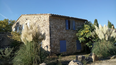 Ferme équestre en Luberon à Caseneuve