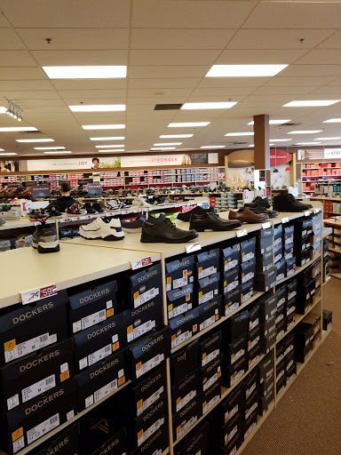 Shoe Store «Famous Footwear», reviews and photos, 100 S Creasy Ln, Lafayette, IN 47905, USA