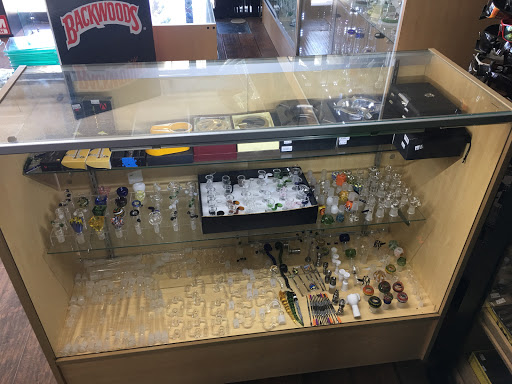 Vaporizer Store «Vape Master & Smoke Shop», reviews and photos, 1708 Long Beach Blvd, Long Beach, CA 90813, USA