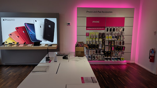 Cell Phone Store «T-Mobile», reviews and photos, 2408 Preston Rd #704b, Plano, TX 75093, USA