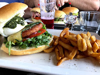 Plats et boissons du Restaurant de hamburgers Edgar Gastronomique Burgers à Saint-Laurent-du-Var - n°1