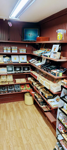 Tobacco Shop «Robinhood Tobacco», reviews and photos, 3443 Robinhood Rd # L, Winston-Salem, NC 27106, USA