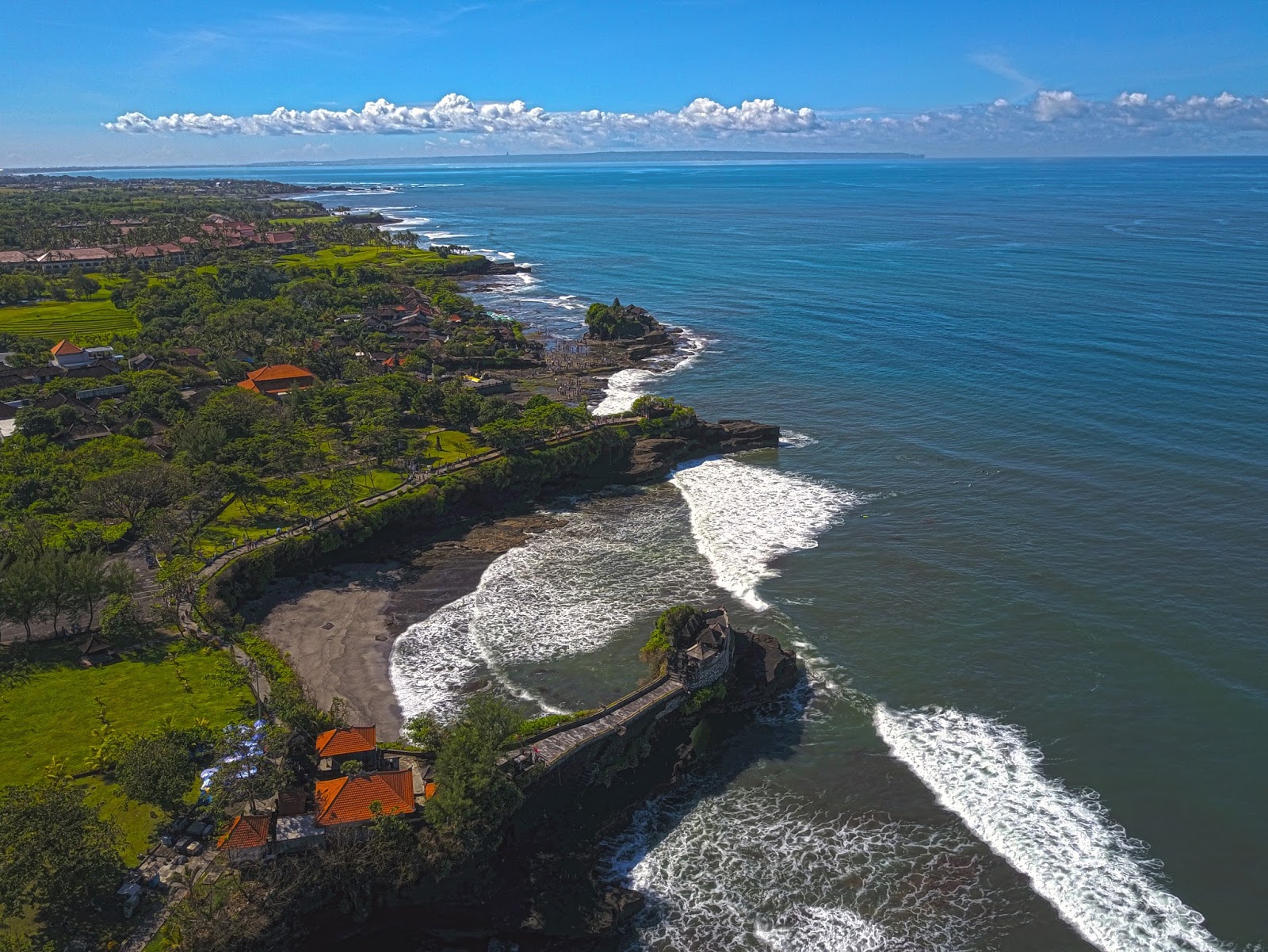 Batu Bolong Temple Beach photo #9