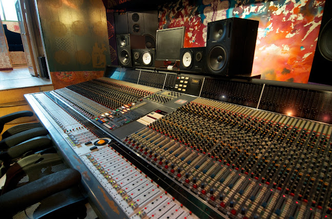 Reviews of Strongroom Music Studios in London - Music store