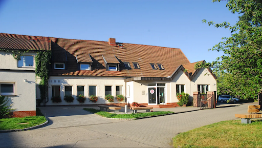 Schwede Manuela Dr. med. vet. Tagestierklinik Wittenberg u. Schwede Holger Dr.med.vet. Tierärztliche Fachpraxis unter Wittenberg, 