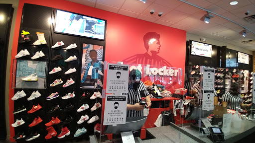 Shoe Store «Foot Locker», reviews and photos, 990 Gulfgate Center Mall, Houston, TX 77087, USA