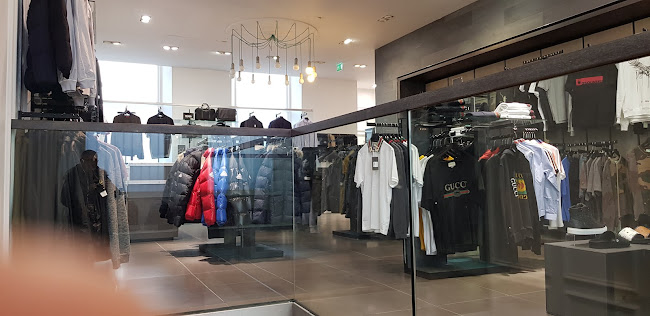Cruise Fashion Ltd - Clothing store