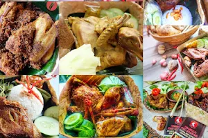 "MBAH BEDJO" Ayam Kampung & Bebek Peking Goreng Lengkuas image