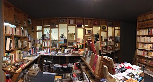 Caractères Librairie Café Social Club à Mont-de-Marsan