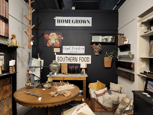 Antique Store «Madison Markets ~ Antiques & Interiors», reviews and photos, 144 Academy St, Madison, GA 30650, USA