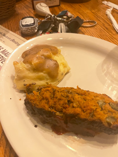 American Restaurant «Cracker Barrel Old Country Store», reviews and photos, 106 Marketplace Dr, Hampton, VA 23666, USA