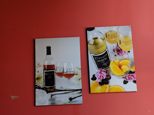 Wine Bar «Naked Winery McMinnville Tasting Room», reviews and photos, 211 NE 3rd St, McMinnville, OR 97128, USA