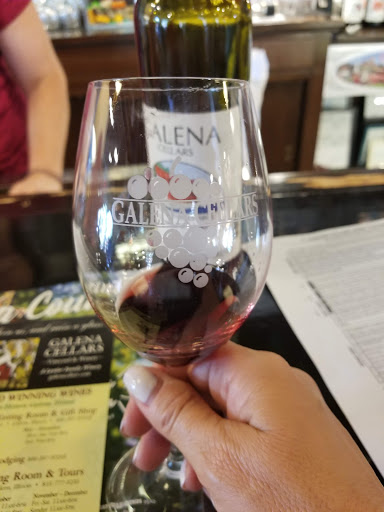 Wine Store «Galena Cellars», reviews and photos, 477 S 3rd St, Geneva, IL 60134, USA