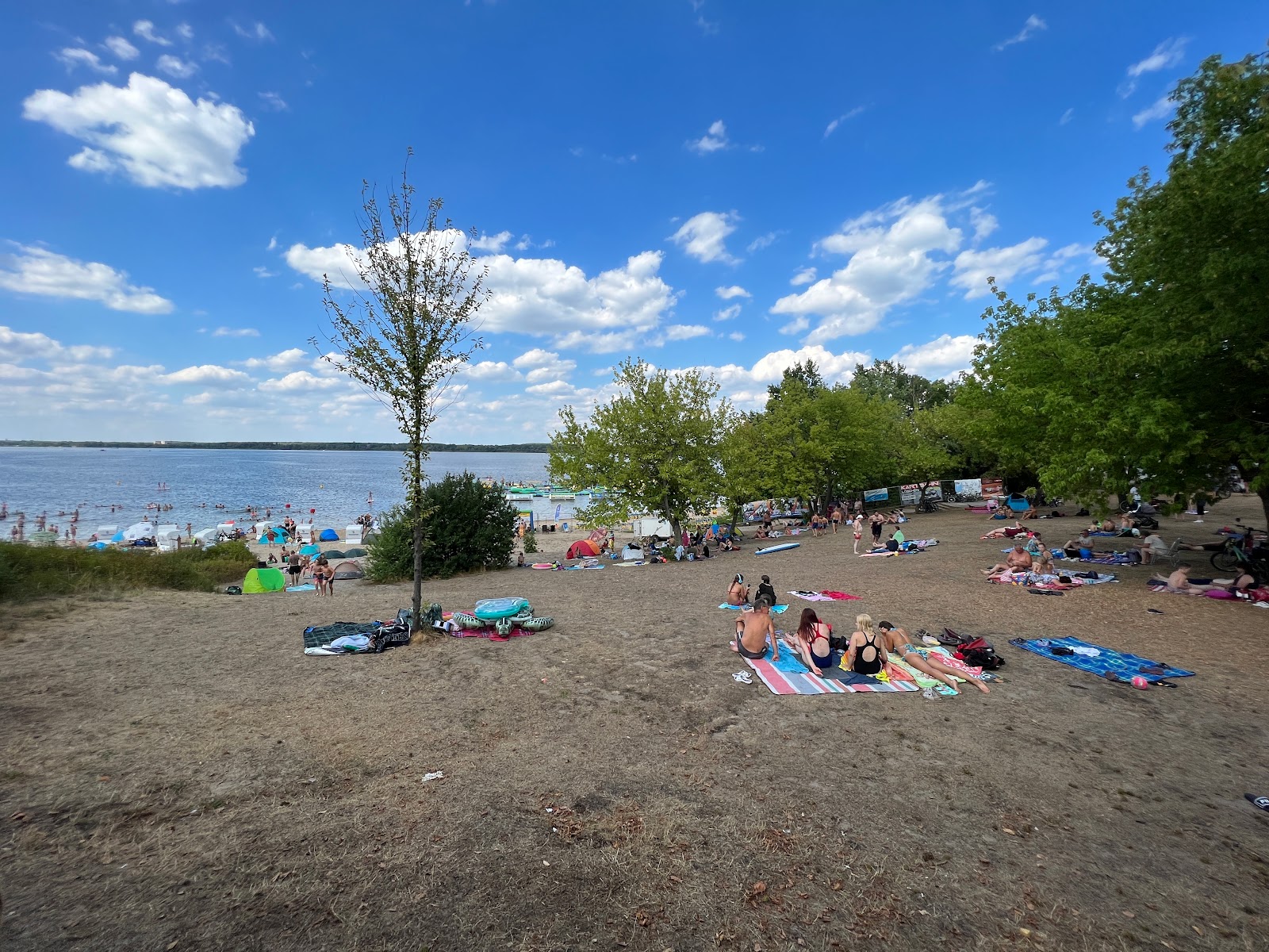 Grosskoschen Plajı'in fotoğrafı - rahatlamayı sevenler arasında popüler bir yer