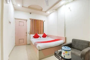 OYO 62449 Hotel Radhe image