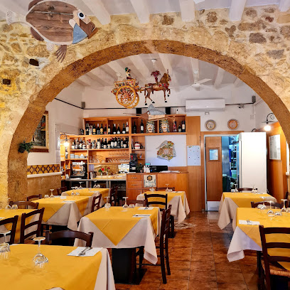 La Tavernetta Uno da Simone - Via Cavour, 44, 96100 Siracusa SR, Italy