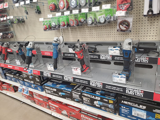 Hardware Store «Harbor Freight Tools», reviews and photos, 668 N. Riverside, Clarksville, TN 37040, USA