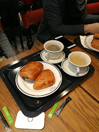 Croissant du Restaurant servant le petit-déjeuner PAUL à Paris - n°7