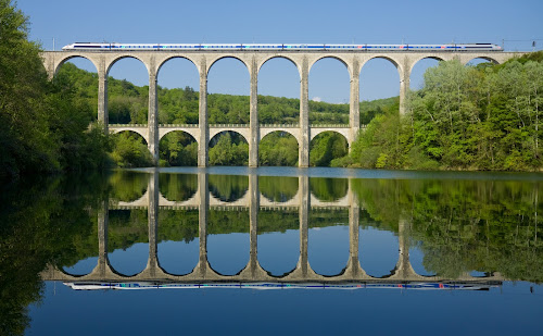 Gîte du Viaduc à la Source à Bolozon