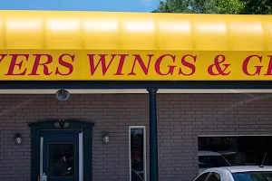 Flyers Wings & Grill image