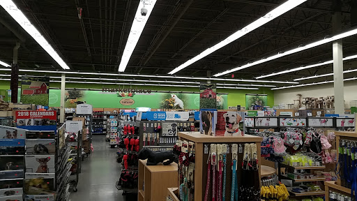 Pet Supply Store «Petco Animal Supplies», reviews and photos, 2005 W 8 Mile Rd, Detroit, MI 48203, USA