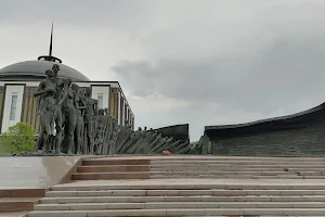 Мемориал «Трагедия народов» на Поклонной Горе image